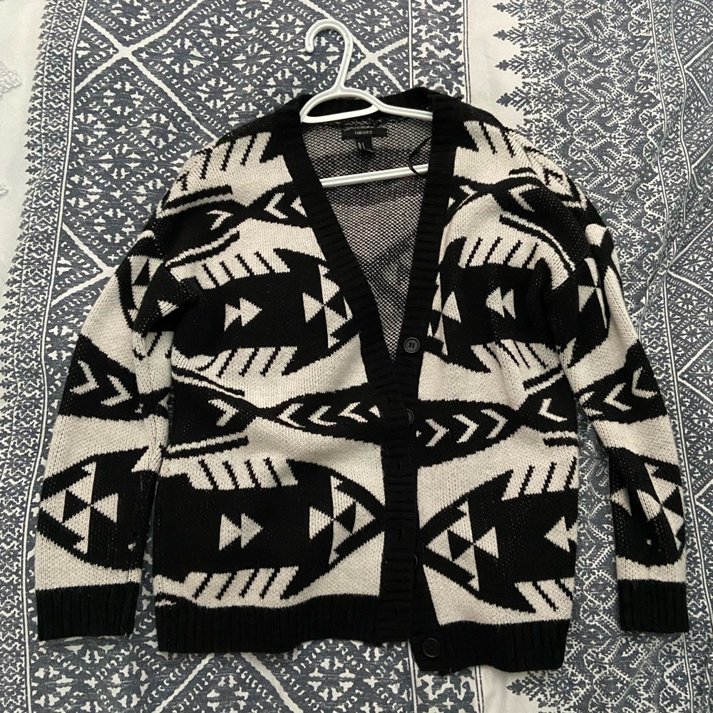 Black and white cardigan - Picture 1 of 1